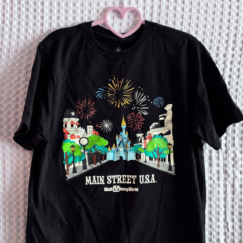 Walt Disney World Main Street t-shirt size Medium
